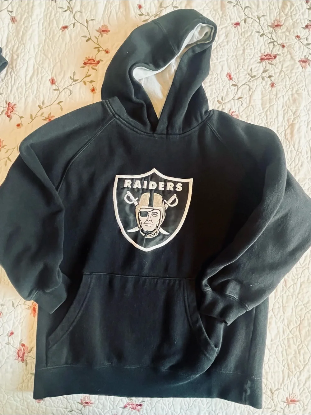 NFL Raiders Black Pullover Crewneck Hoodie with Embroidered Shield